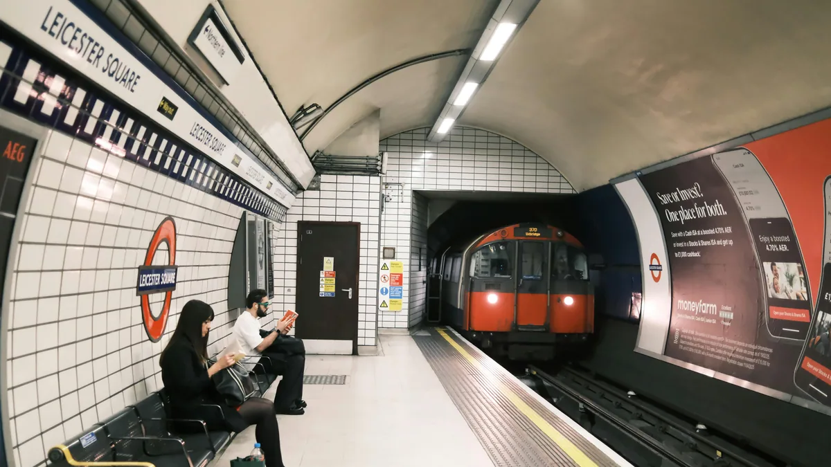 visuel secondaire sur Metro Londres
