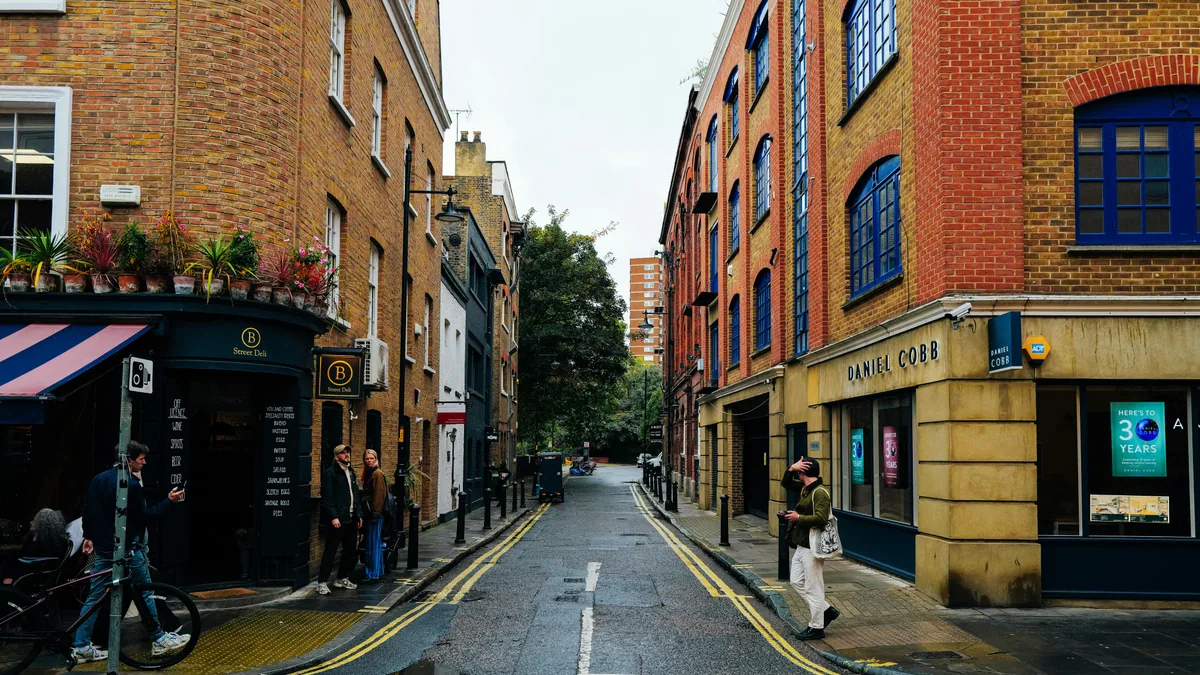 Rue londonienne pour organiser un court week-end à Londres