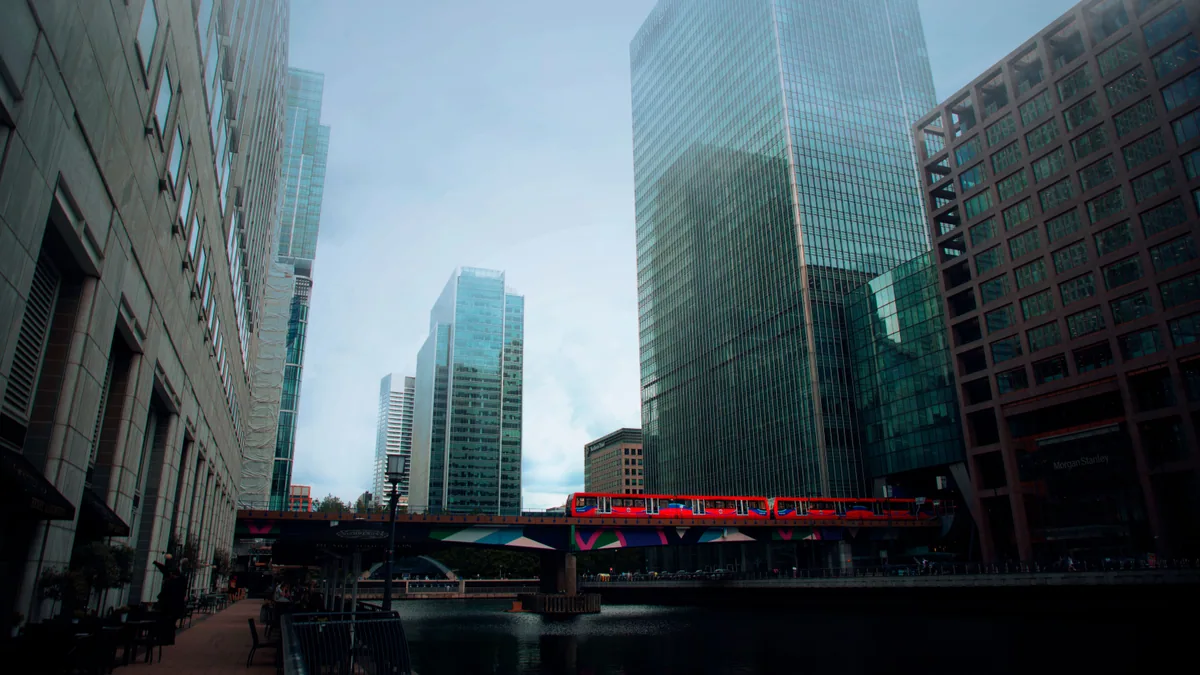 visuel secondaire sur Canary Wharf Londres