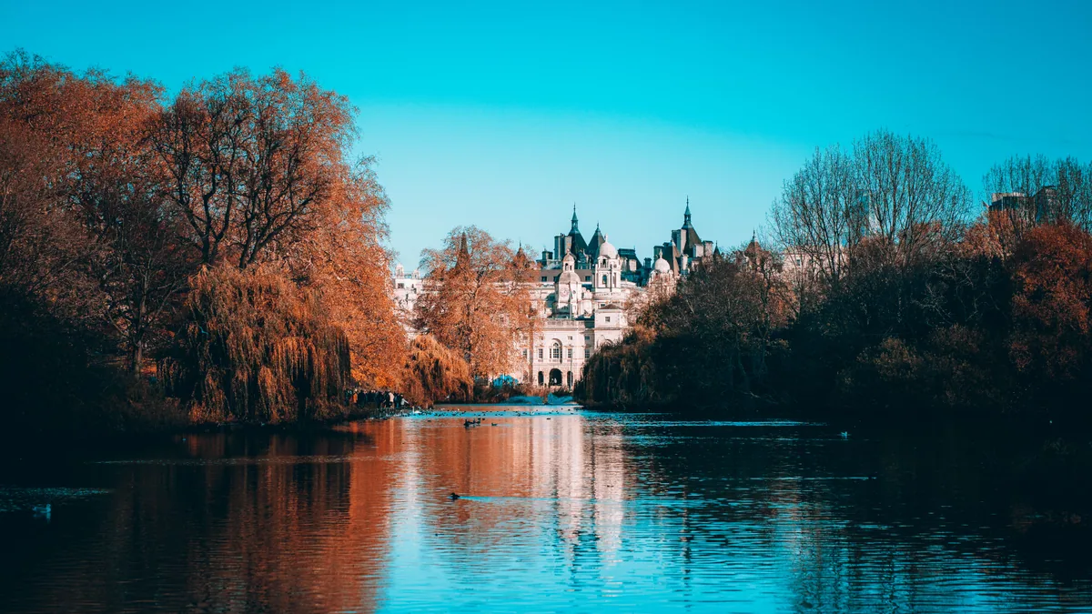 visuel secondaire sur James Bond Londres