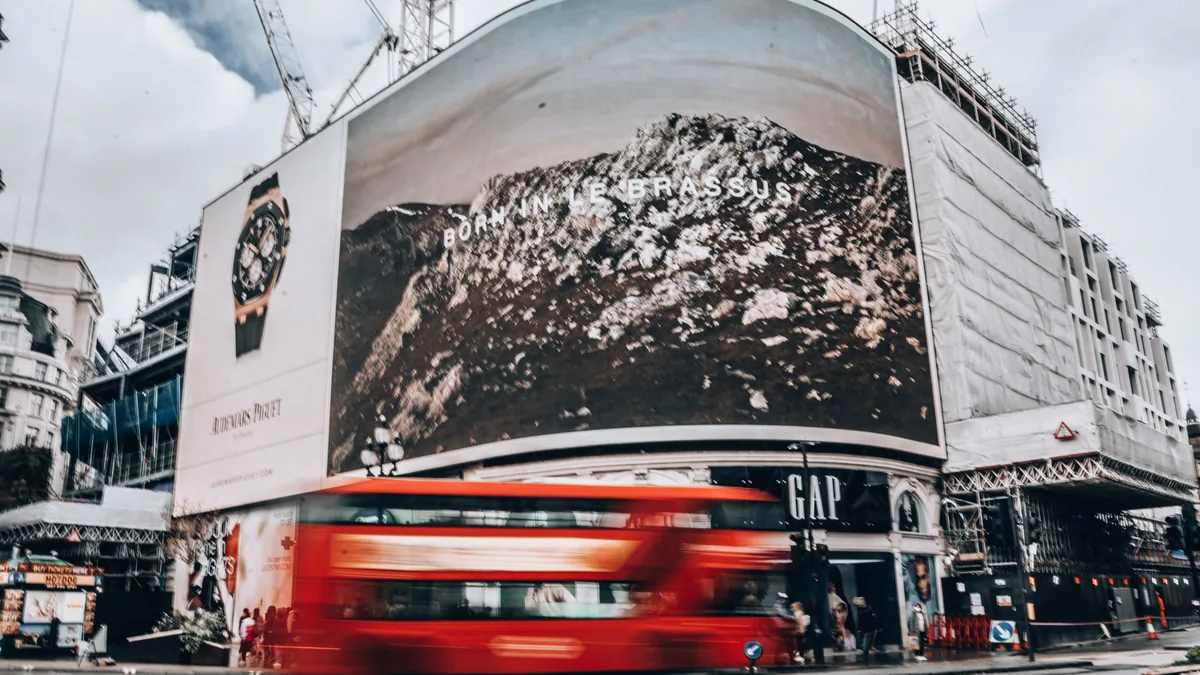 visuel secondaire sur Ours Paddington Londres