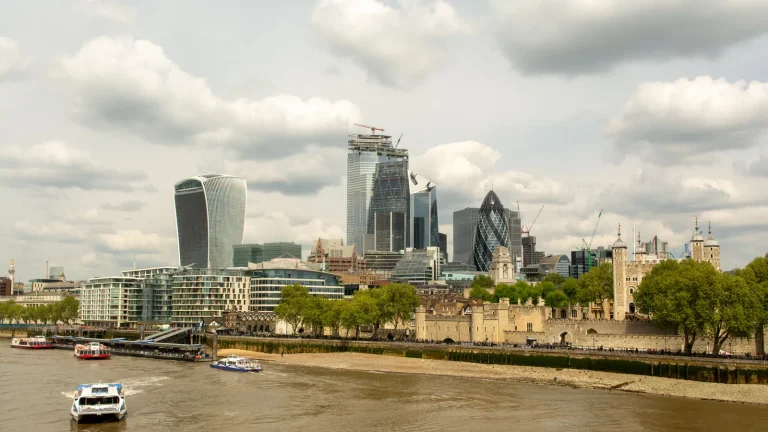 Vue de Londres pour balade Tamise Londres